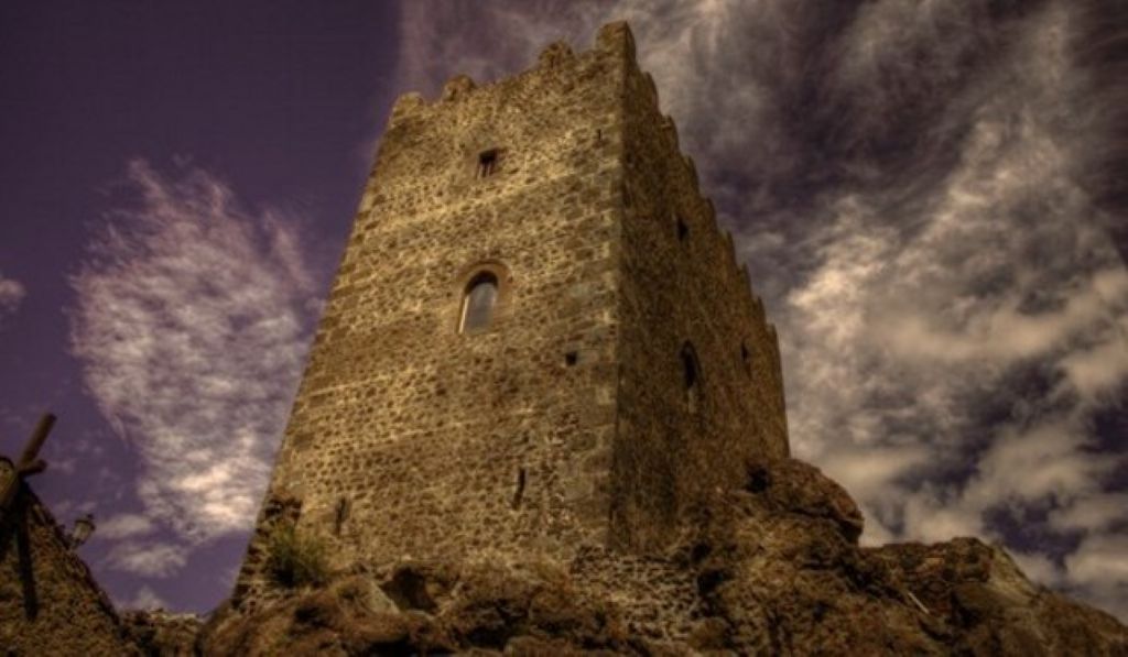 Castello-Normanno-Motta