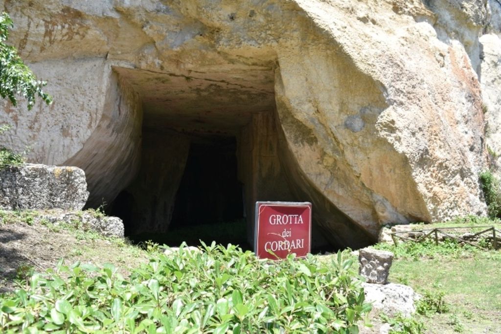 Neapolis Grotta Cordari