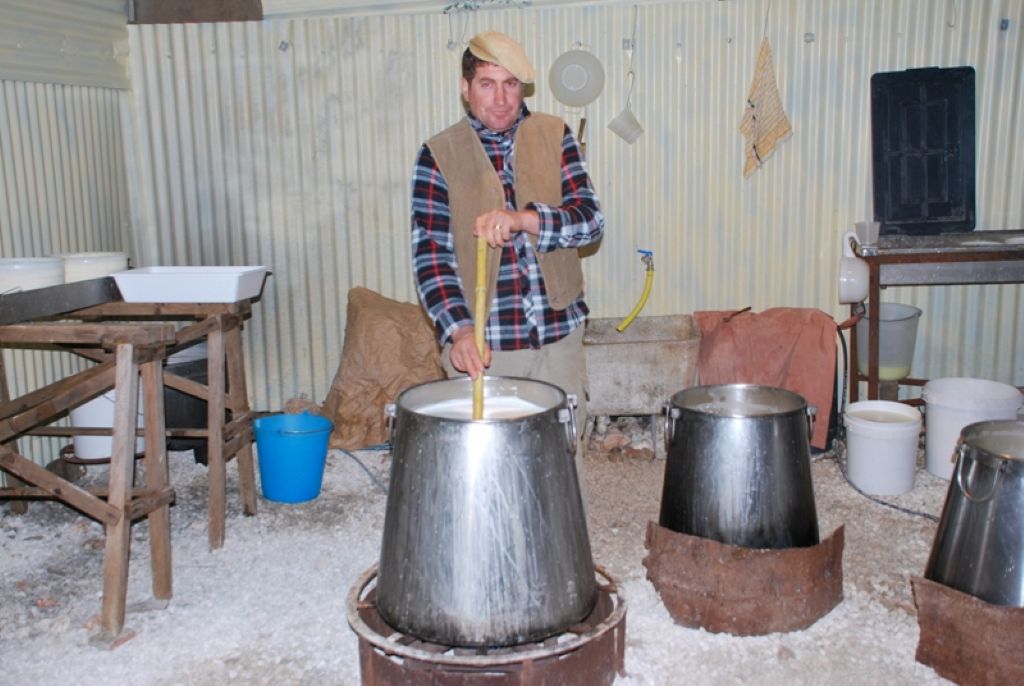 La ricotta calda appena fatta