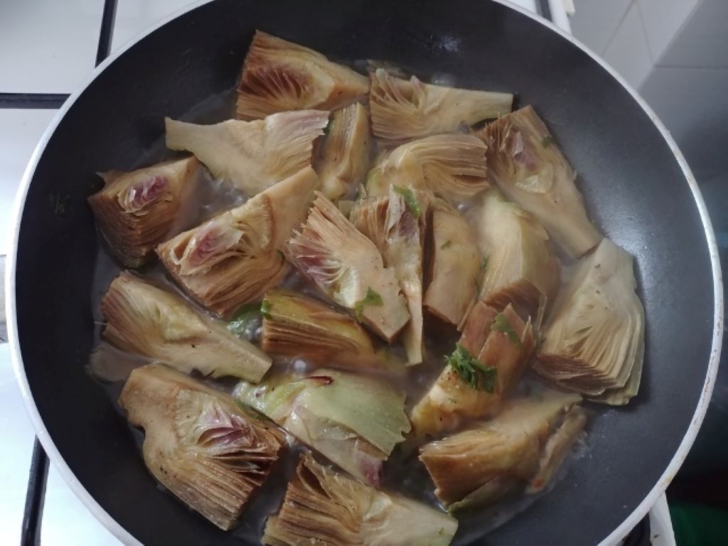 Carciofi trifolati in padella