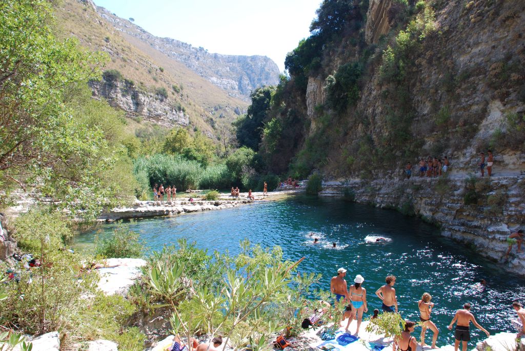 I Laghetti di Avola: Un tuffo nel blu