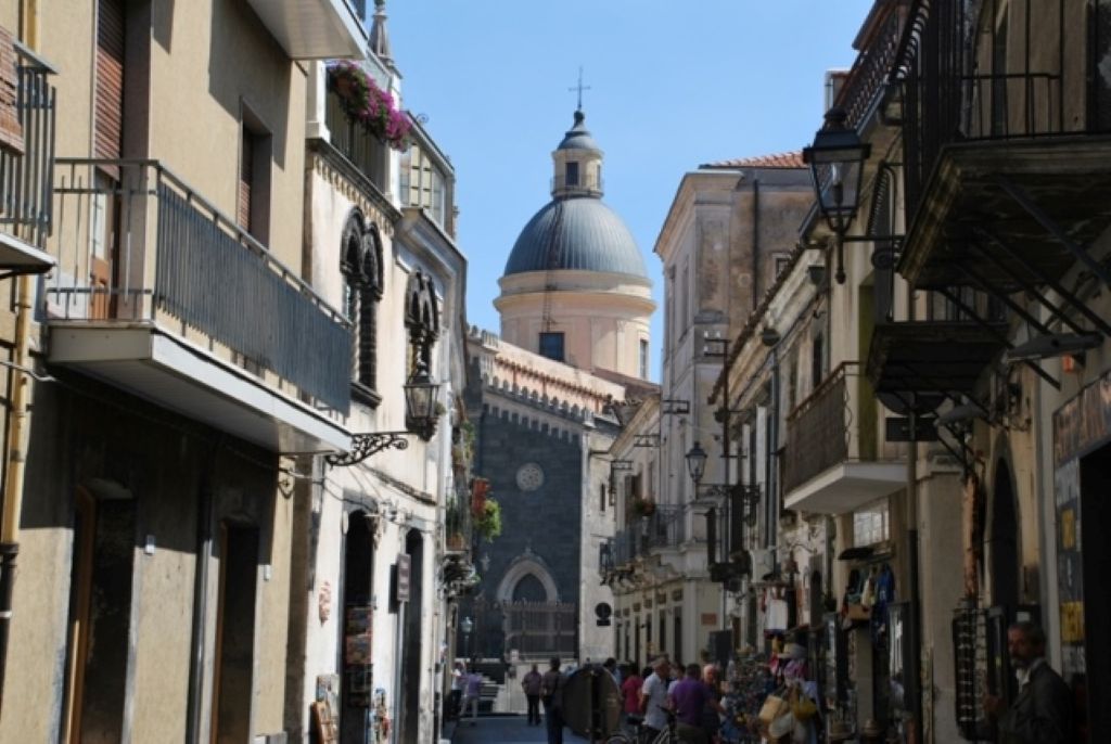 Randazzo offre un'esperienza di viaggio unica in Sicilia