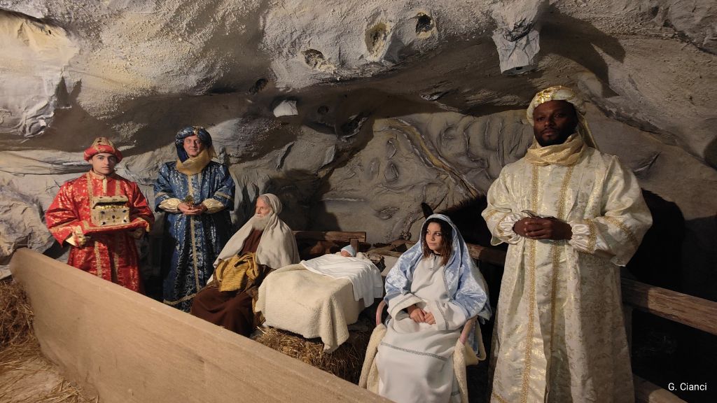 Un presepe con il Bambin Gesù di colore, nel nome di una integrazione?